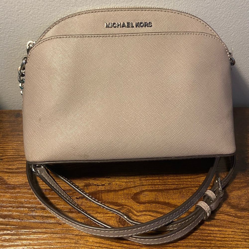 Michael Kors Jet Set Travel Medium Dome Crossbody
